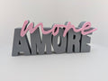 bymelli schriftzug "more amore" deko aus dem 3d-druck in grau und rosa
